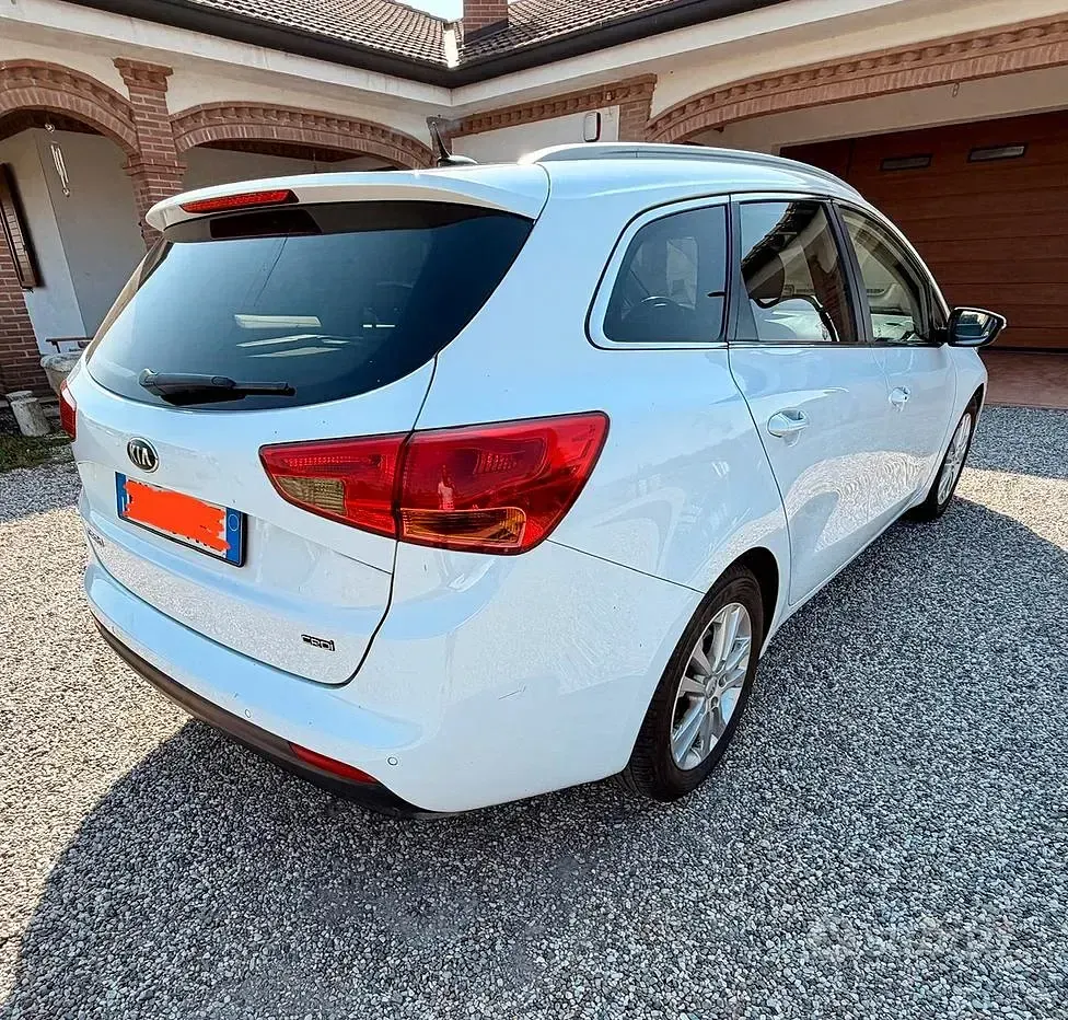Usata Kia Ceed Sportswagon 115 CV (84 kW) 2014 Bianco Station wagon
