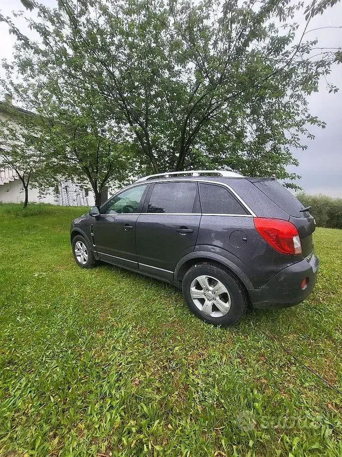 Usata Opel Antara 163 CV (119 kW) 2013 Grigio SUV