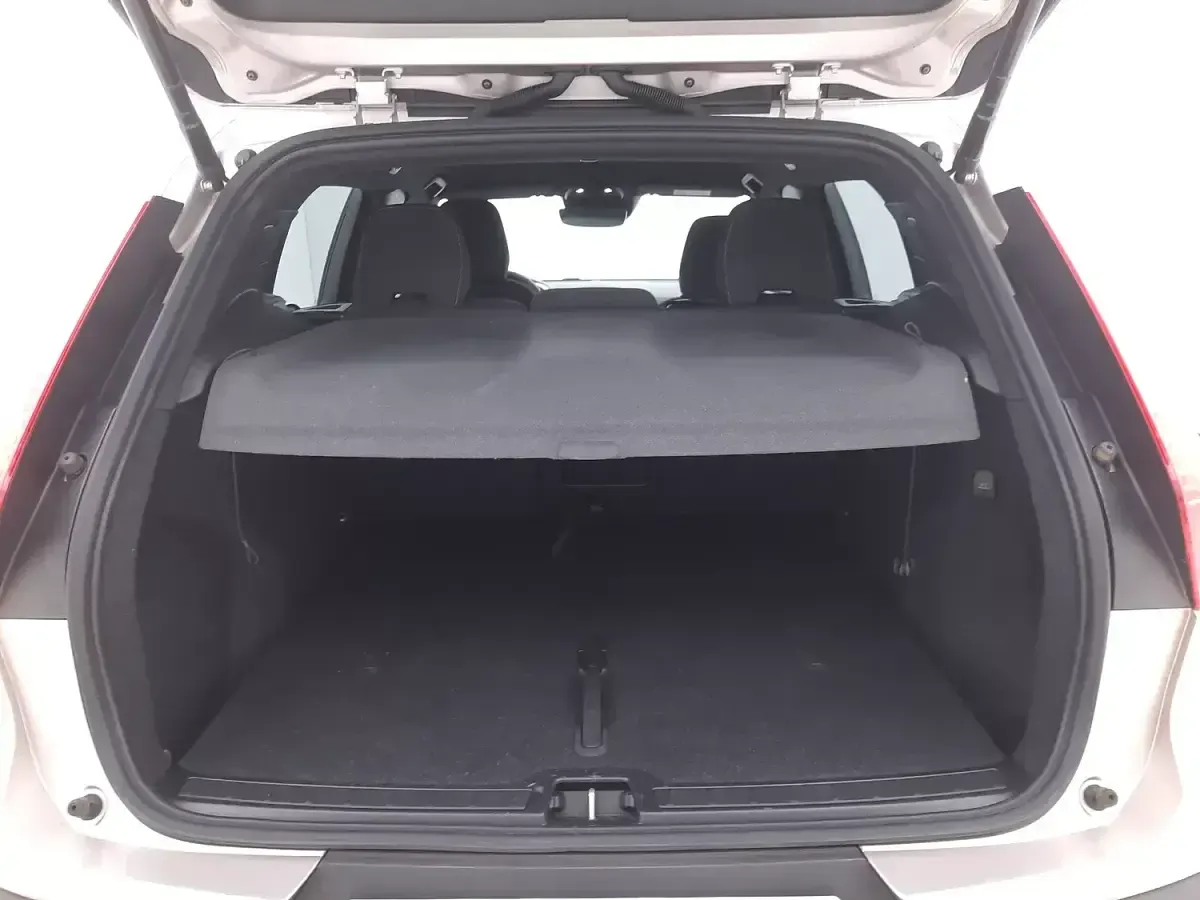 Usata Volvo XC40 Core 129 CV (94 kW) 2023 Grigiogrigio SUV