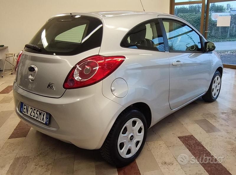 Usata Ford Ka Plus Titanium 69 CV (50 kW) 2013 Grigio Utilitaria