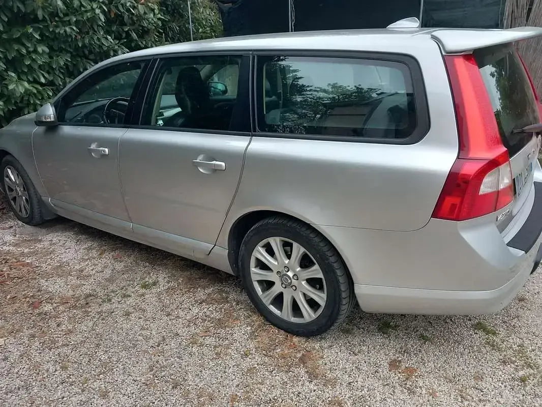 Usata Volvo V70 Summum 163 CV (119 kW) 2007 Station wagon