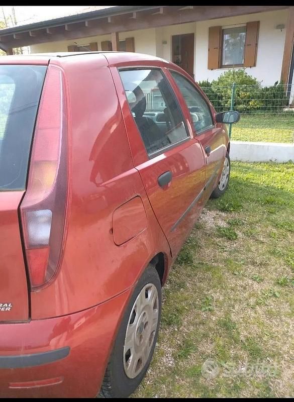 Usata Fiat Punto 60 CV (44 kW) 2006 Rosso Berlina