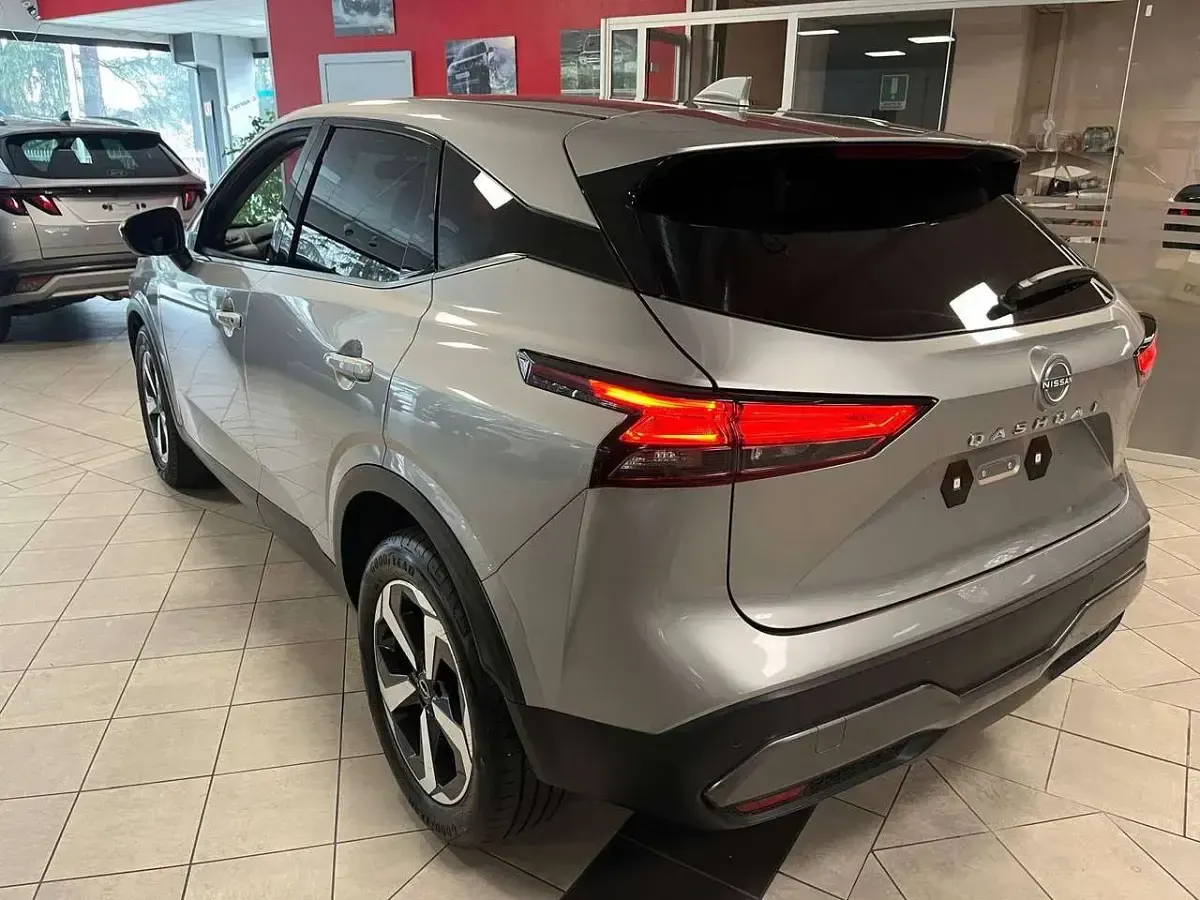 Usata Nissan Qashqai N-Connecta 140 CV (102 kW) 2024 Argento SUV