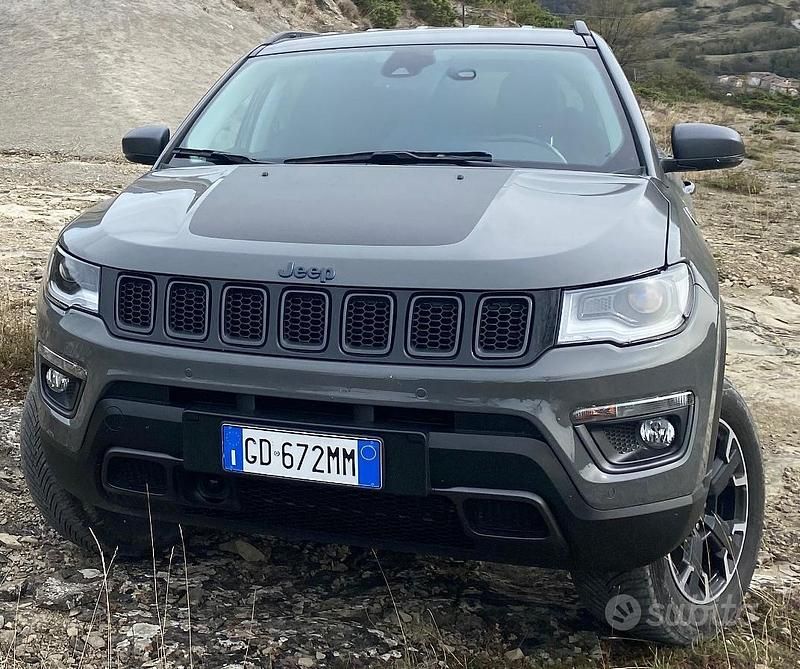 Grigio Usata 2020 Jeep Compass SUV | 24.900 € (Molto cara) - Immagine 1/4