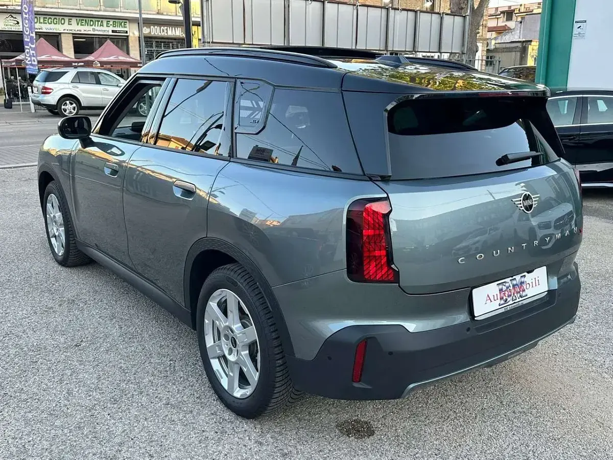 Usata Mini Cooper S Countryman Classic 218 CV (160 kW) 2024 Smokey green SUV