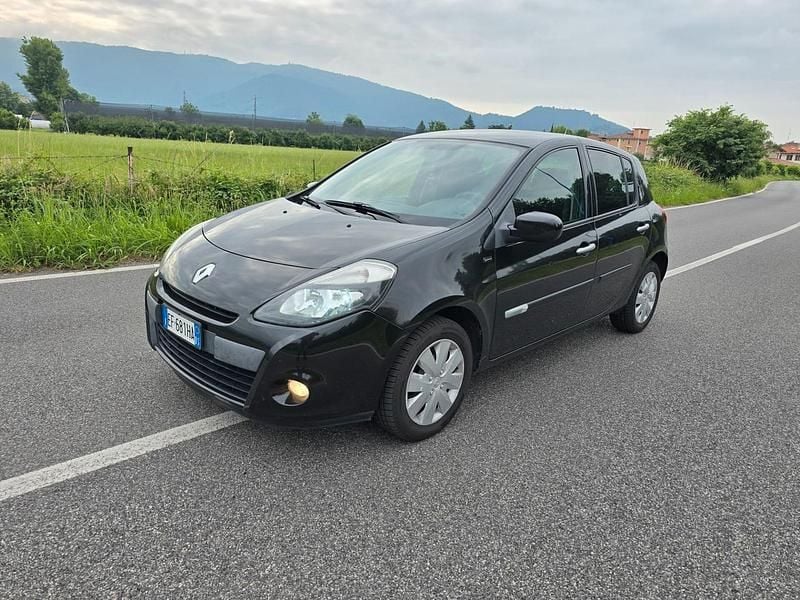Usata Renault Clio IV 75 CV (55 kW) 2012 Nero Berlina
