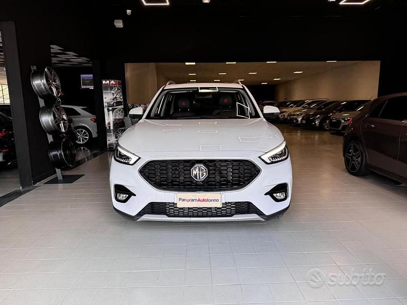 Usata MG ZS Luxury 111 CV (81 kW) 2023 Bianco(met.) Berlina