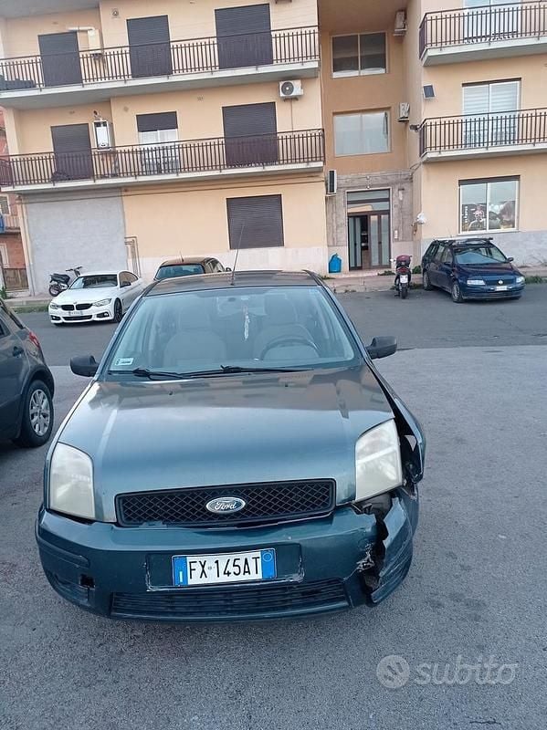 Usata Ford Fusion 68 CV (50 kW) 2003 Verde Berlina