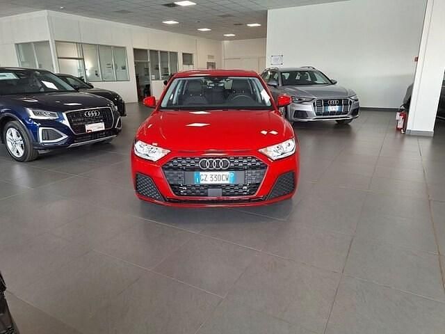 Nuova Audi A1 Sportback Business 116 CV (85 kW) 2025 Rosso progressivo metallizzato Utilitaria