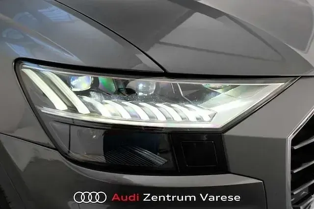 Usata Audi Q8 Sport 286 CV (210 kW) 2022 Grigio daytona SUV