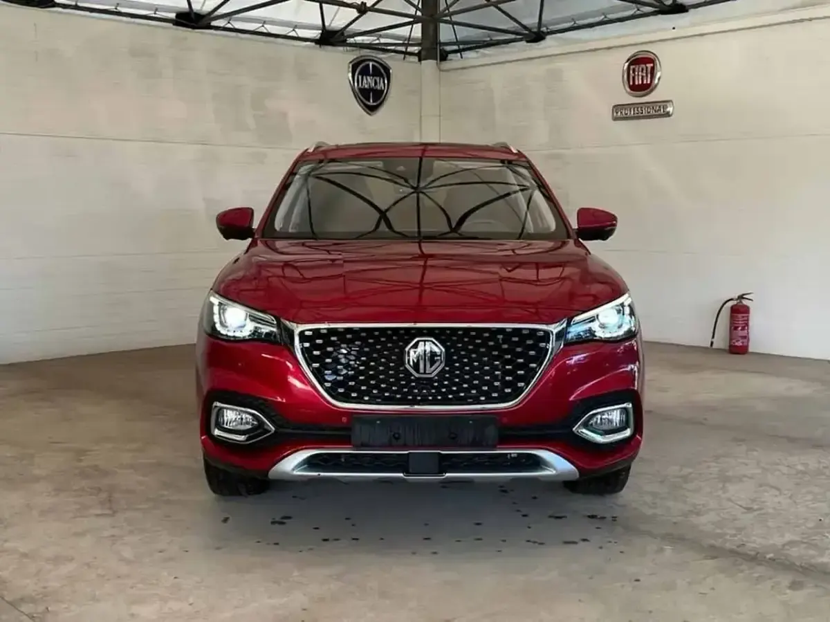 Usata MG HS Luxury 161 CV (118 kW) 2023 Rosso SUV