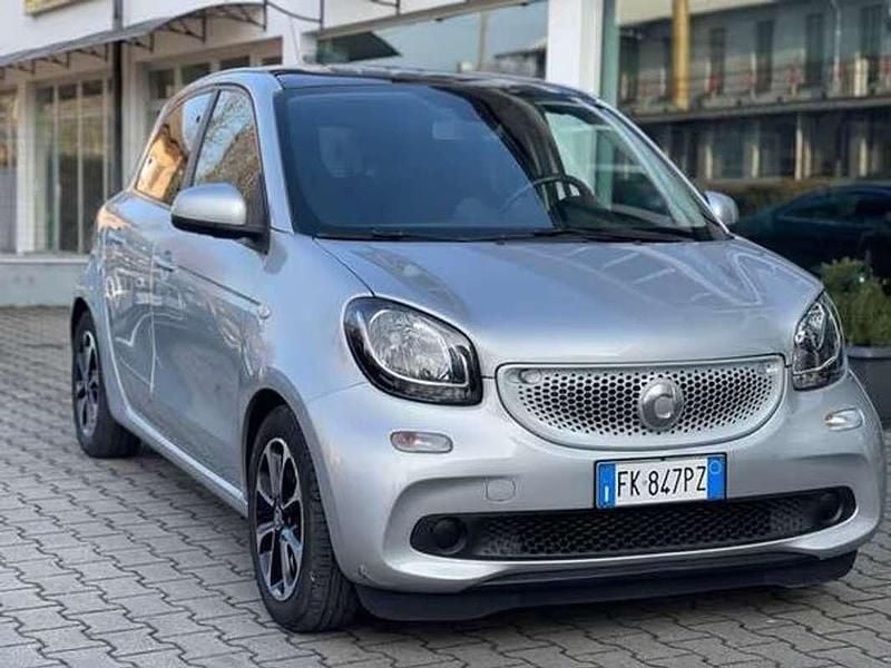Usata Smart ForFour Passion 75 CV (55 kW) 2017 Argento Utilitaria