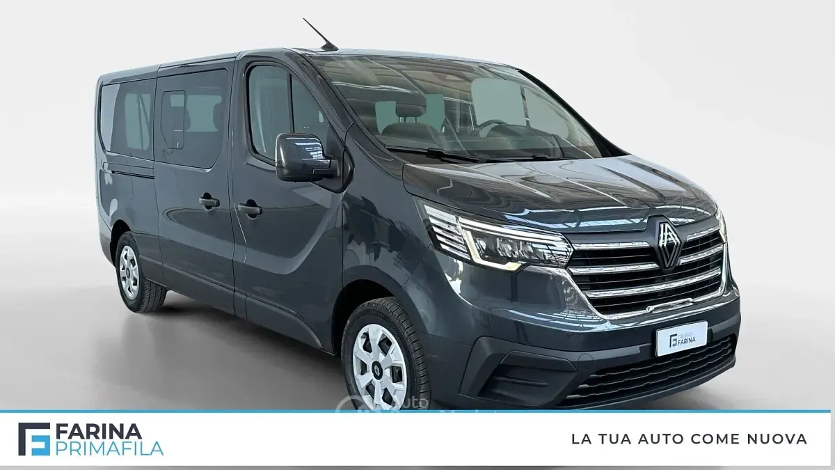 Usata Renault Trafic 150 CV (110 kW) 2024 Gray Monovolume