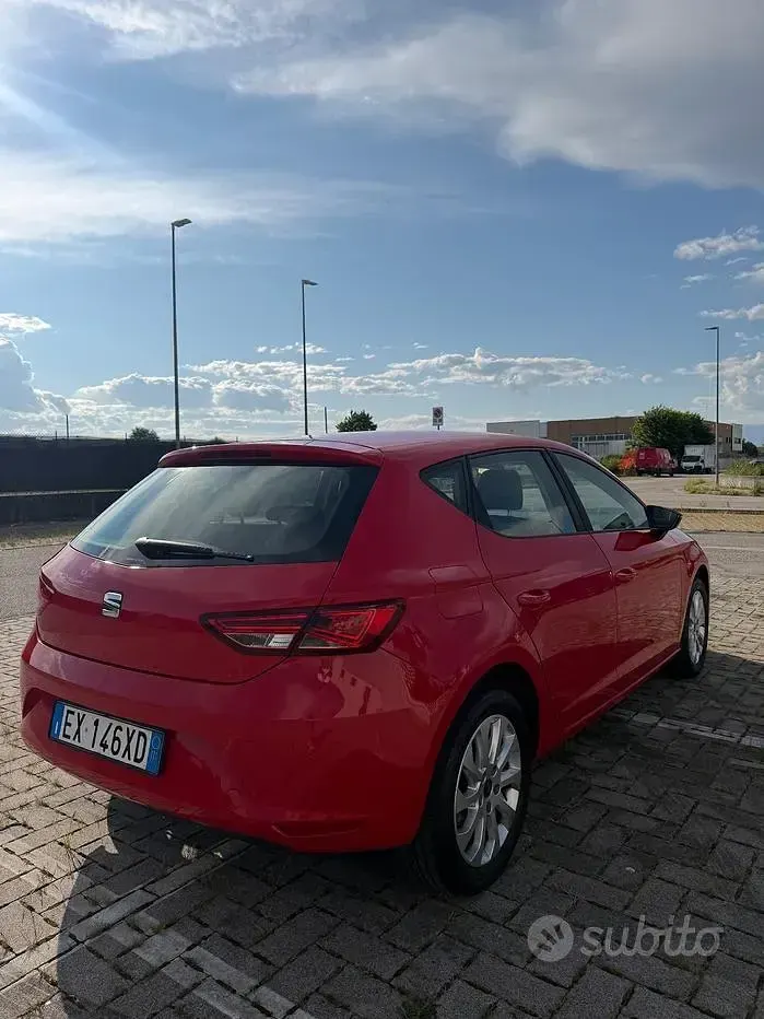 Usata Seat Leon 105 CV (77 kW) 2014 Rosso Berlina