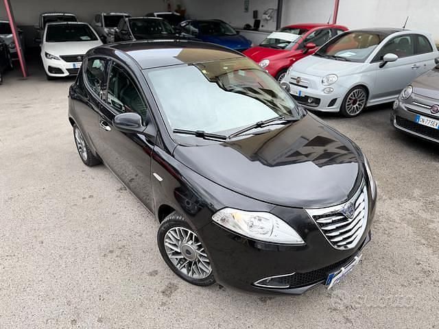 Usata Lancia Ypsilon S 95 CV (69 kW) 2012 Nero Utilitaria