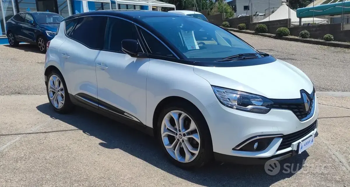 Usata Renault Scénic 120 CV (88 kW) 2021 Bianco Monovolume