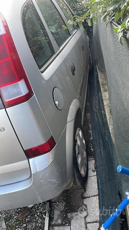 Usata Opel Meriva 101 CV (74 kW) 2005 Grigio Monovolume