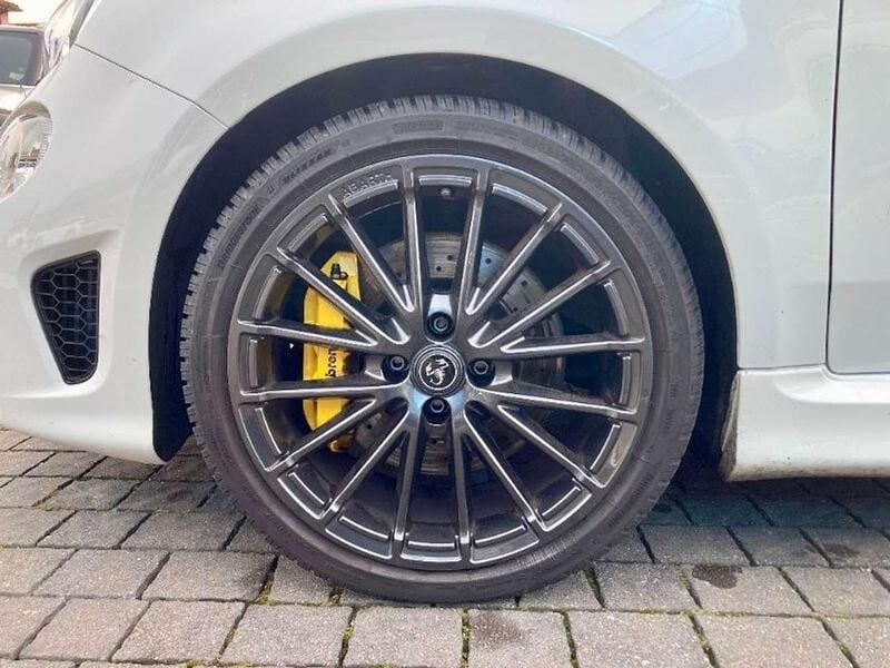 Usata Abarth 695 179 CV (131 kW) 2024 Bianco Utilitaria