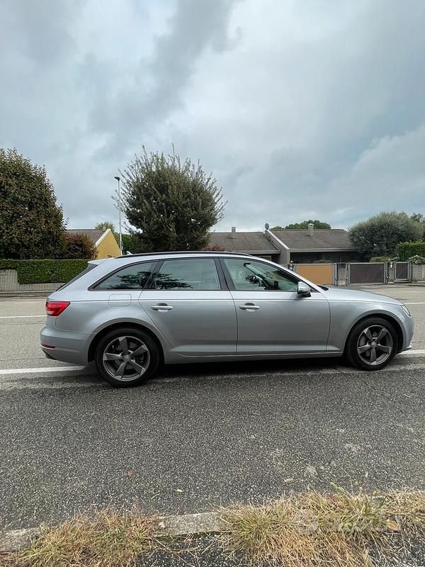 Usata Audi A4 Business 218 CV (160 kW) 2017 Grigio Station wagon