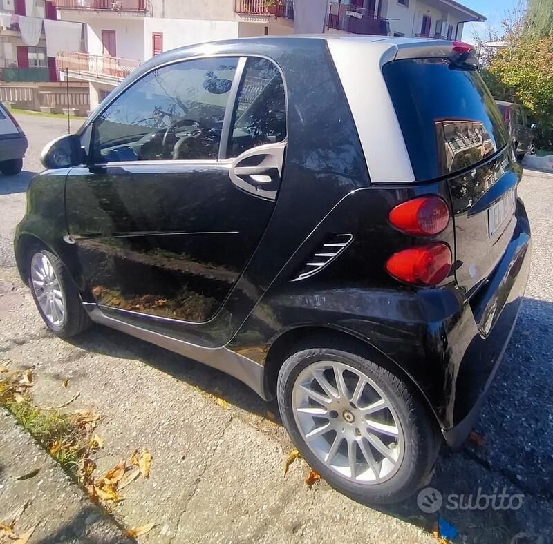 Usata 2010 Smart ForTwo Coupé Coupé | 5000 € (Ottimo prezzo) - Immagine 1/4