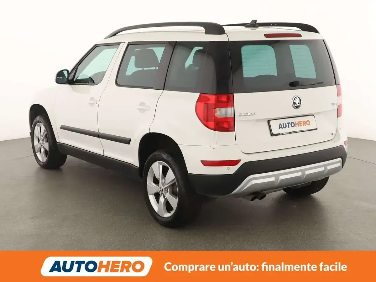 Usata Skoda Yeti Outdoor Ambition 110 CV (80 kW) 2015 Bianco SUV