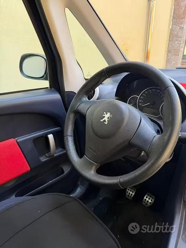 Usata Peugeot 1007 70 CV (51 kW) 2006 Nero Monovolume