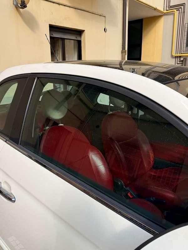 Usata Fiat 500 Lounge 101 CV (74 kW) 2011 Bianco Utilitaria