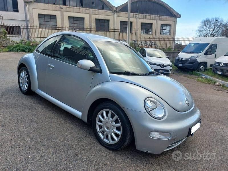 Usata VW New Beetle 105 CV (77 kW) 2006 Grigio Utilitaria