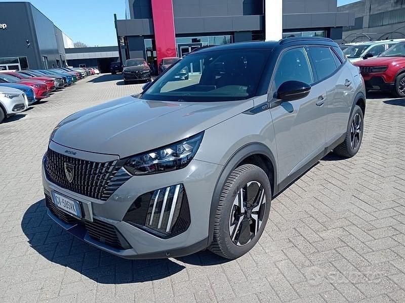 Usata Peugeot 2008 GT 131 CV (96 kW) 2024 Grigio SUV