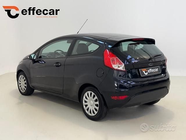 Usata Ford Fiesta Titanium 75 CV (55 kW) 2013 Nero Utilitaria