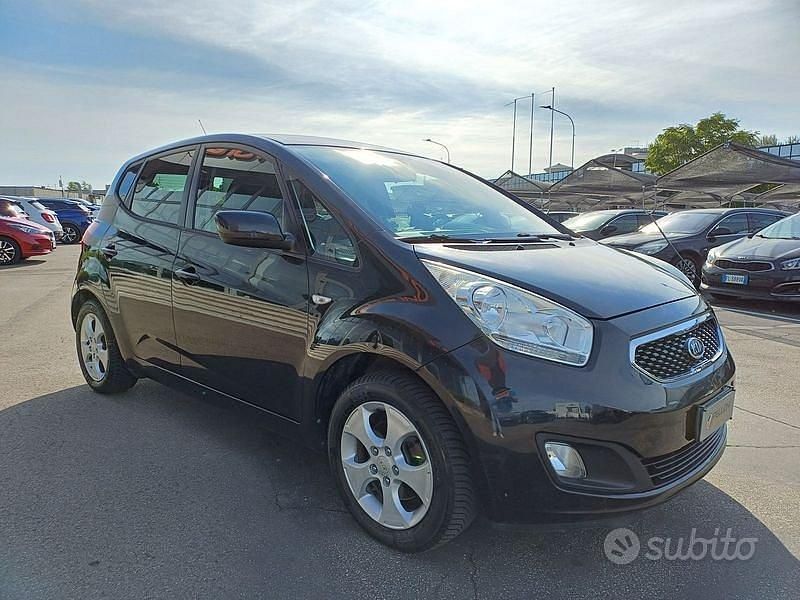 Usata Kia Venga 90 CV (66 kW) 2012 Nero Utilitaria