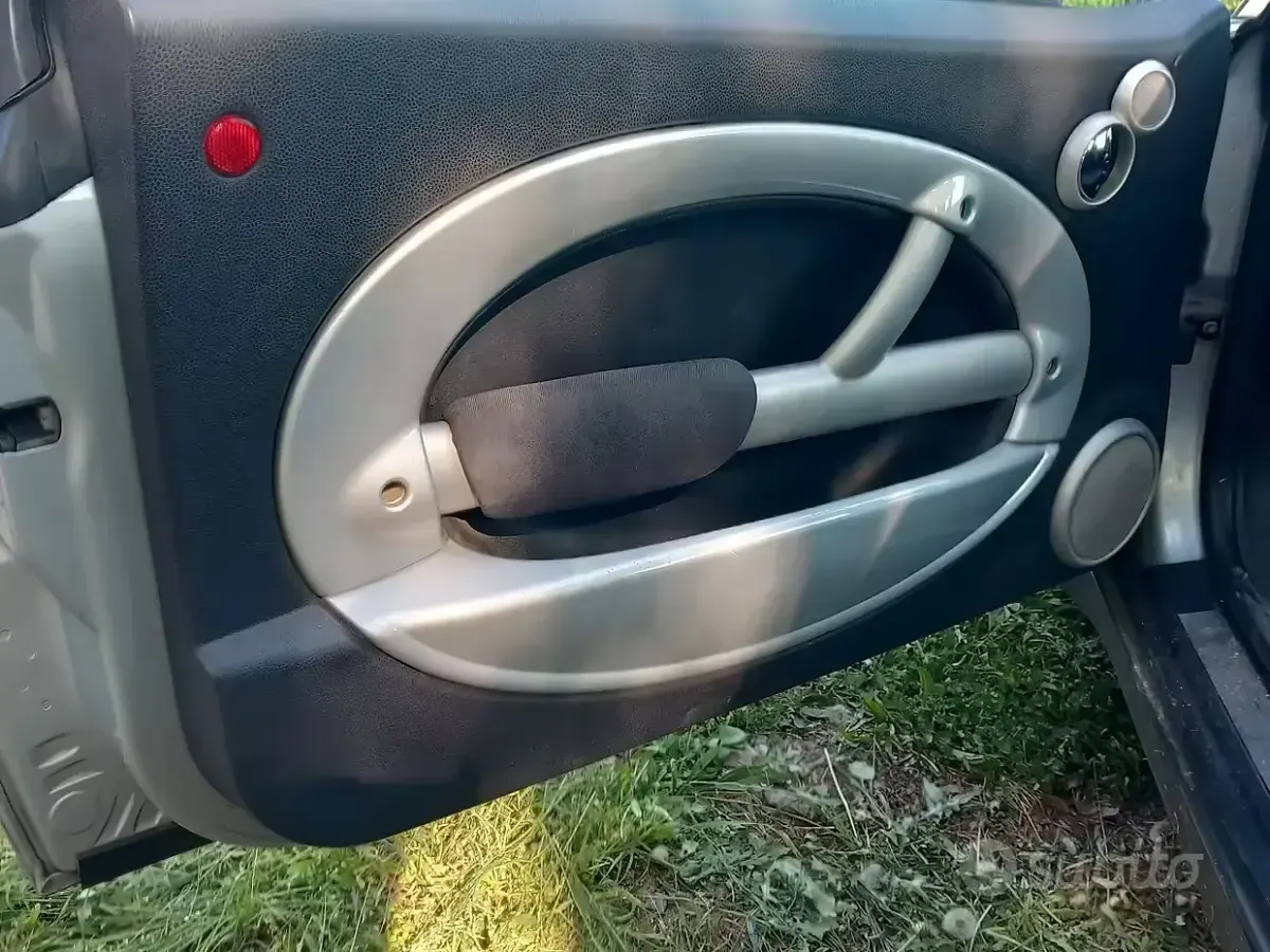 Usata Mini ONE 90 CV (66 kW) 2004 Grigio Utilitaria