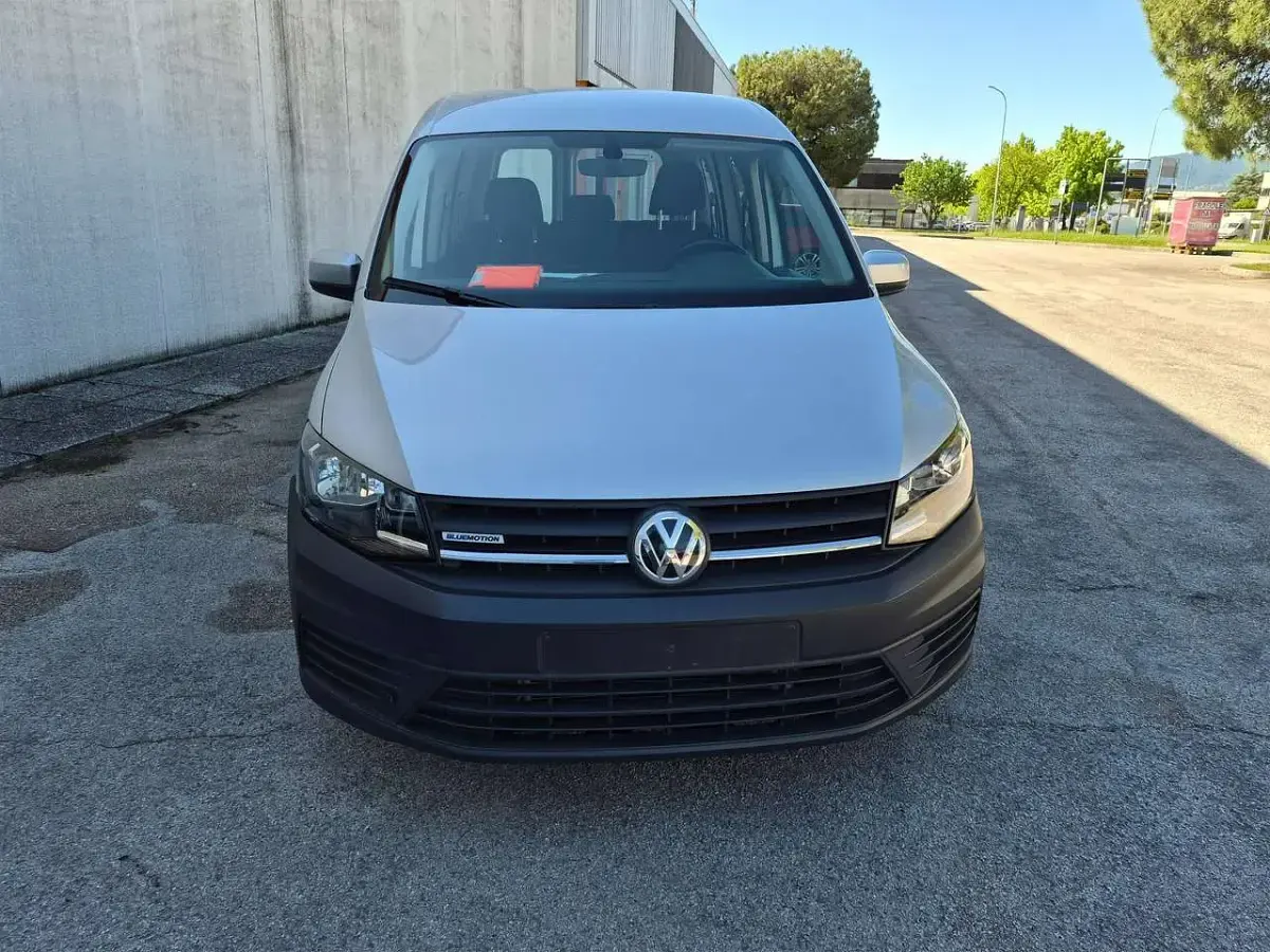 Usata VW Caddy Life 110 CV (80 kW) 2018 Argento metallizzato Monovolume