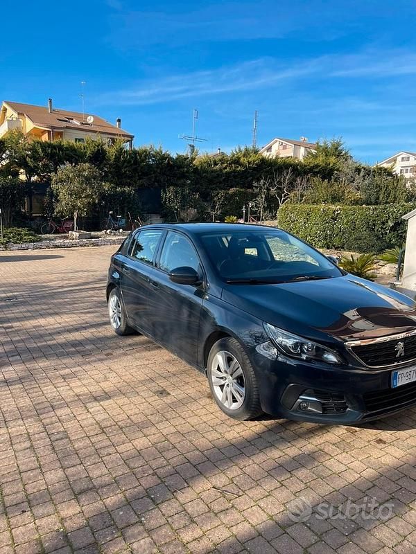 Usata Peugeot 308 100 CV (73 kW) 2018 Blu Berlina