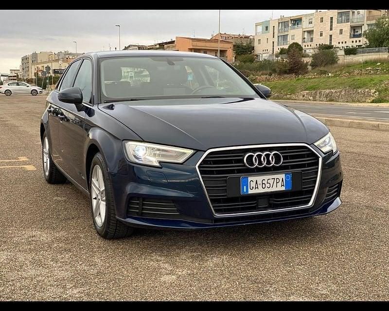 Usata Audi A3 Business 150 CV (110 kW) 2020 Blu Berlina