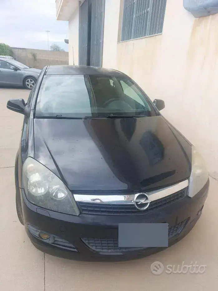 Usata Opel Astra 110 CV (80 kW) 2010 Berlina