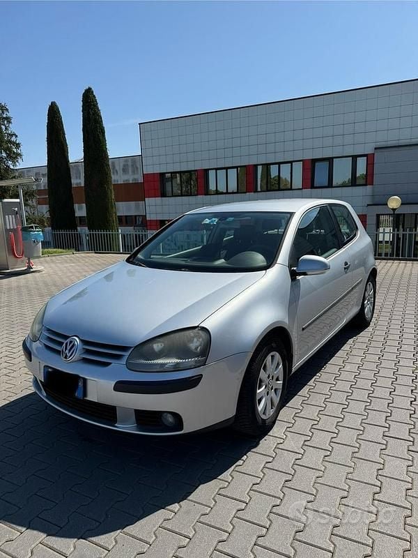 Usata VW Golf IV 2004 Grigio Utilitaria