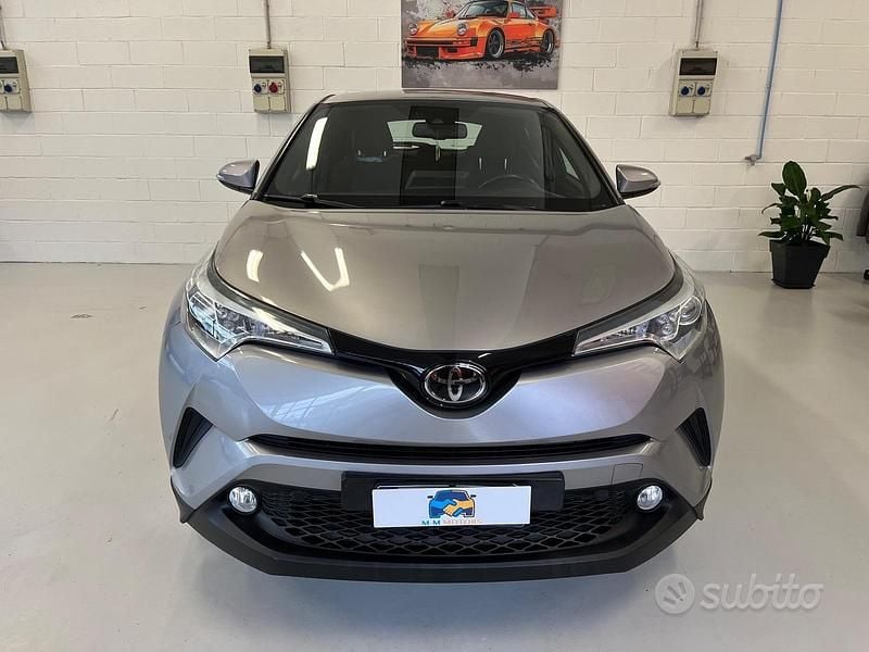 Usata Toyota C-HR Active 116 CV (85 kW) 2018 Grigio SUV