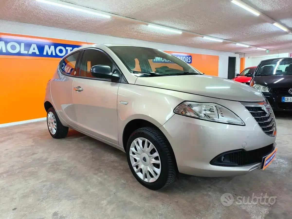 Usata Lancia Ypsilon Gold 86 CV (63 kW) 2013 Marrone Utilitaria