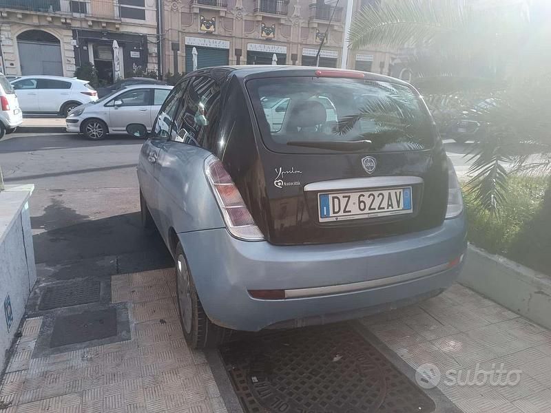 Usata Lancia Ypsilon 80 CV (58 kW) 2010 Blu Utilitaria