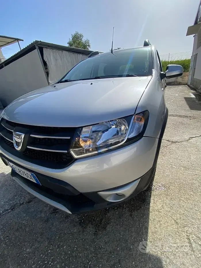 Usata Dacia Sandero Prestige 90 CV (66 kW) 2013 Grigio Berlina
