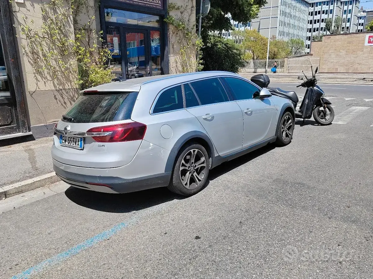 Usata Opel Insignia 163 CV (119 kW) 2015 Grigio Station wagon