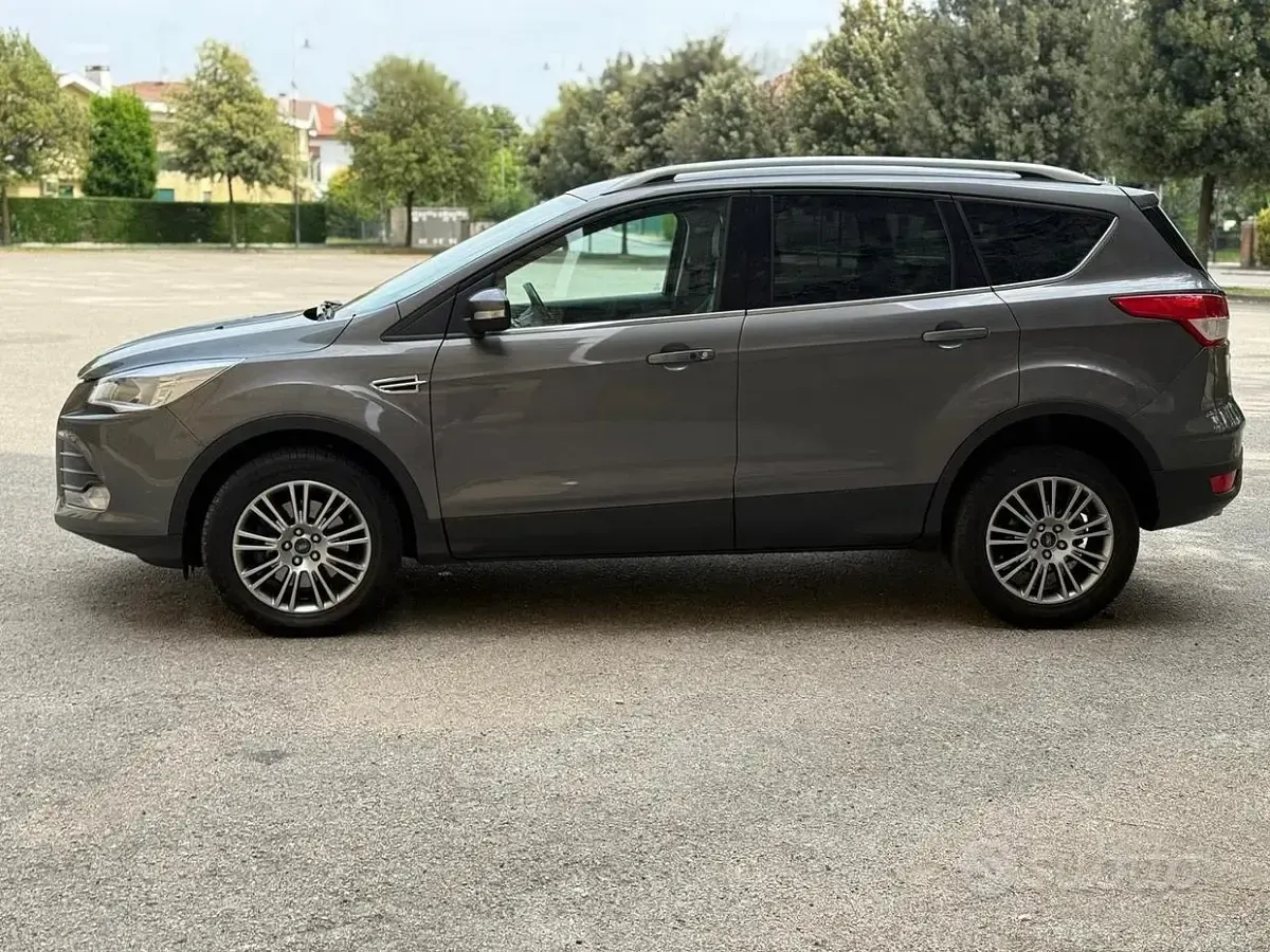 Usata Ford Kuga Titanium 163 CV (119 kW) 2014 Grigio SUV