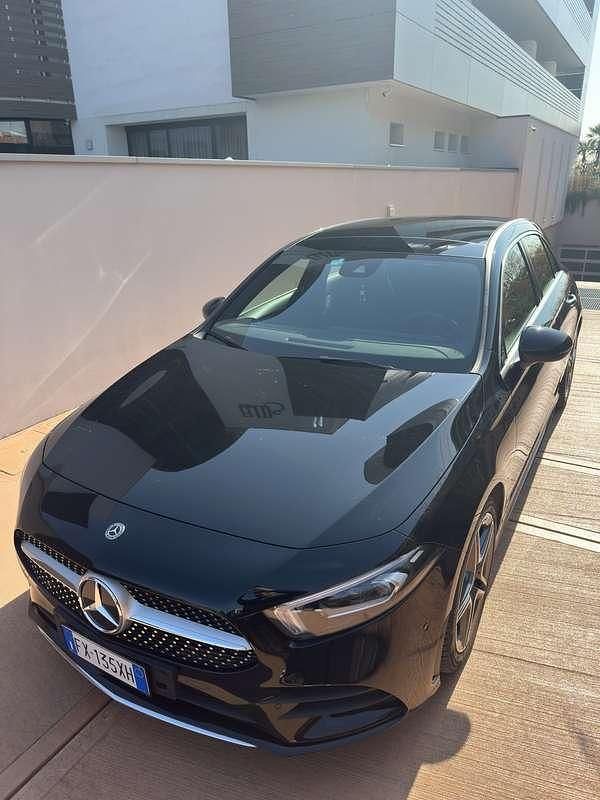 Nero Usata 2019 Mercedes A220 AMG line Tre volumi | 25.900 € (Buon prezzo) - Immagine 1/4