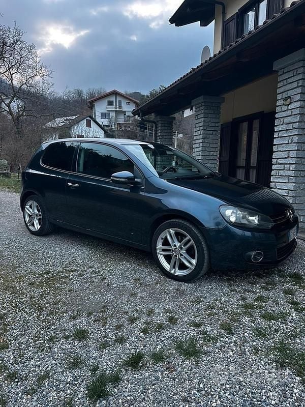 Usata VW Golf VI 2010 Blu Utilitaria
