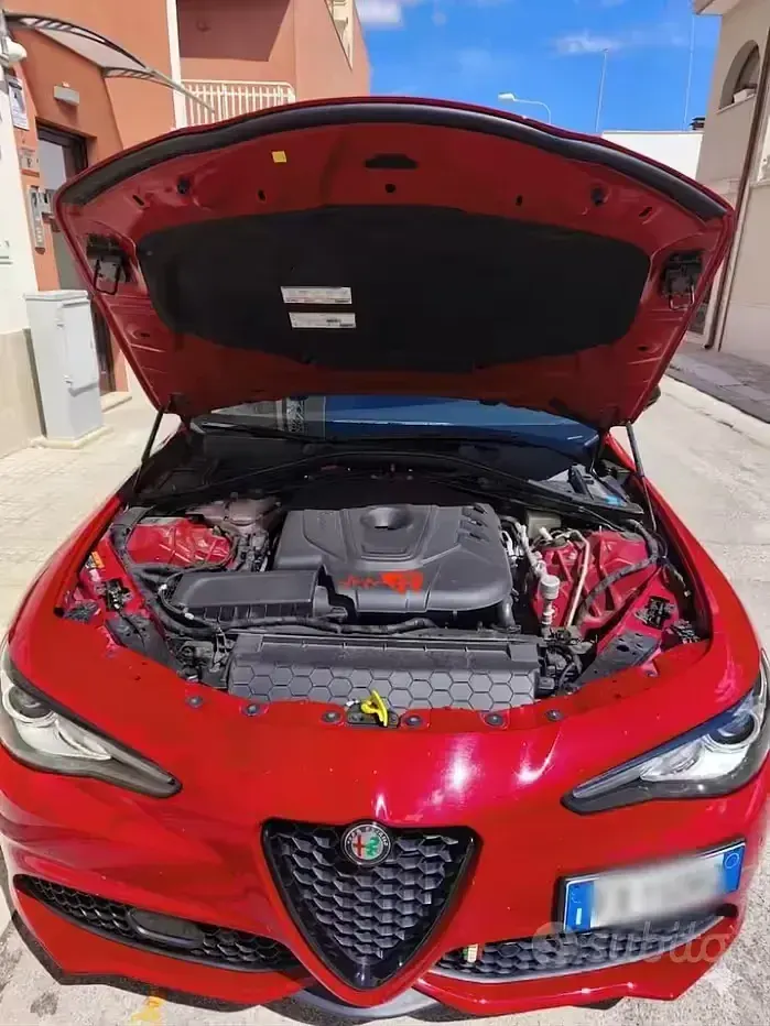 Usata Alfa Romeo Giulia 180 CV (132 kW) 2019 Rosso Berlina
