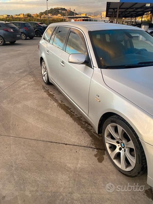 Usata BMW 525 197 CV (144 kW) 2009 Grigio Station wagon