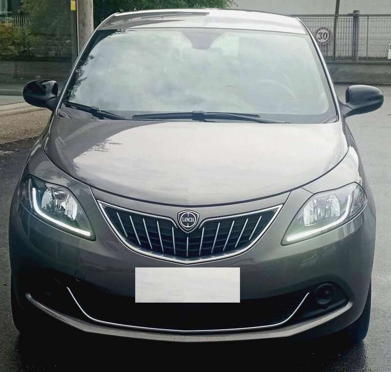 Usata Lancia Ypsilon Silver 69 CV (50 kW) 2022 Grigio Utilitaria