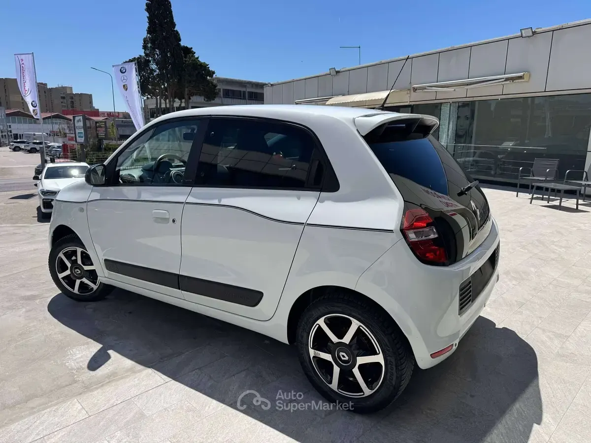 Usata Renault Twingo Intens 69 CV (50 kW) 2017 Crystal weiss Utilitaria