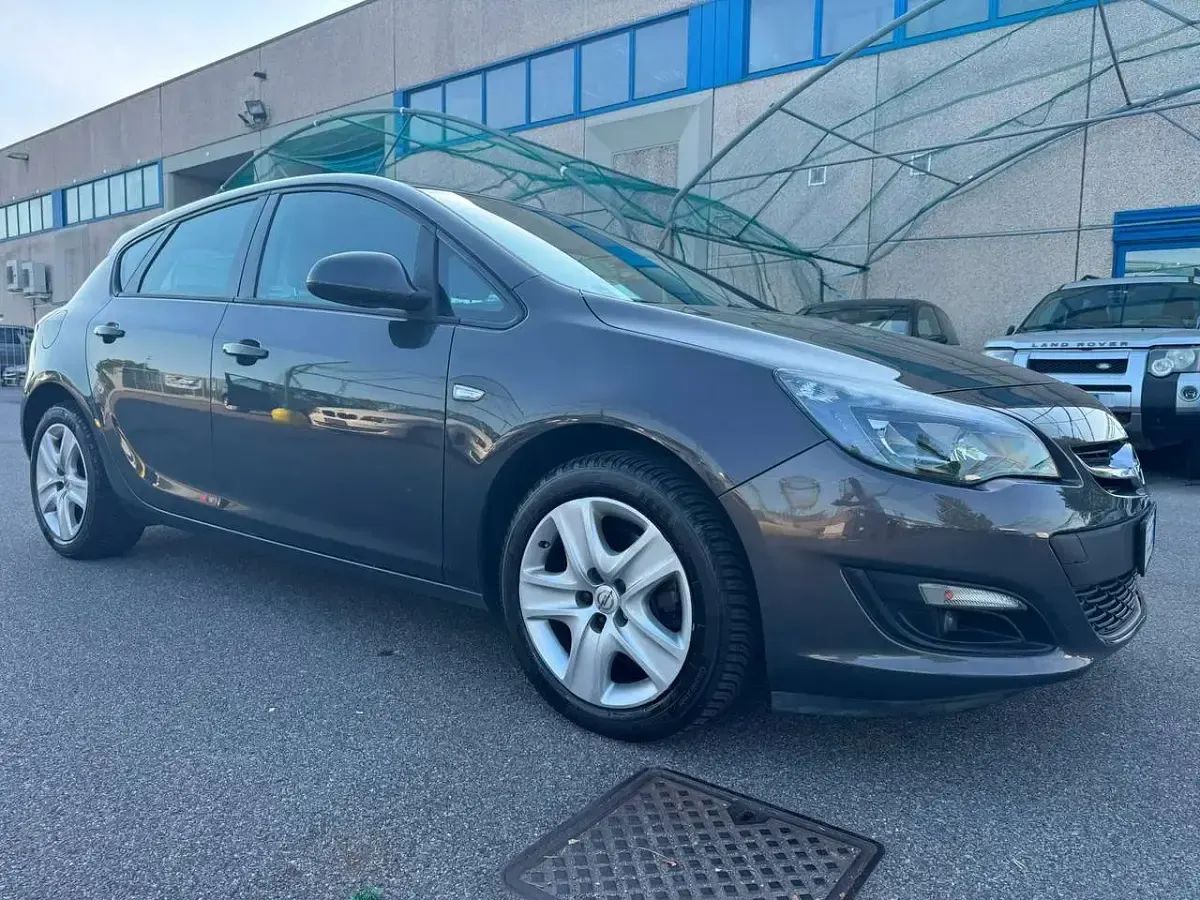 Usata Opel Astra Cosmo 110 CV (80 kW) 2015 Grigio Berlina